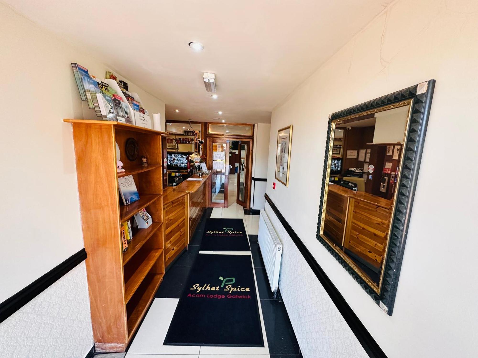 Acorn Lodge Hotel Gatwick & Parking Horley Zewnętrze zdjęcie