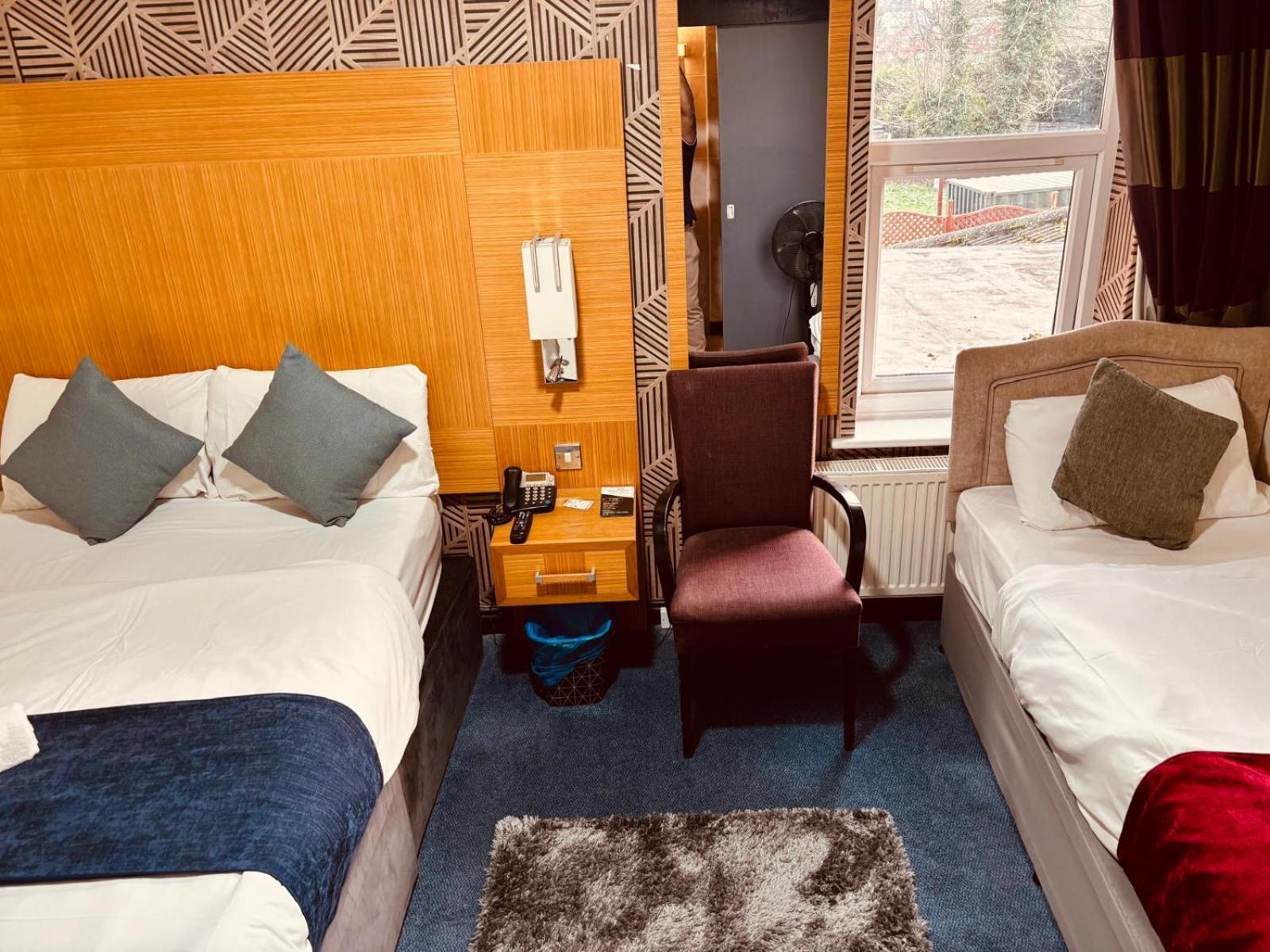 Acorn Lodge Hotel Gatwick & Parking Horley Zewnętrze zdjęcie