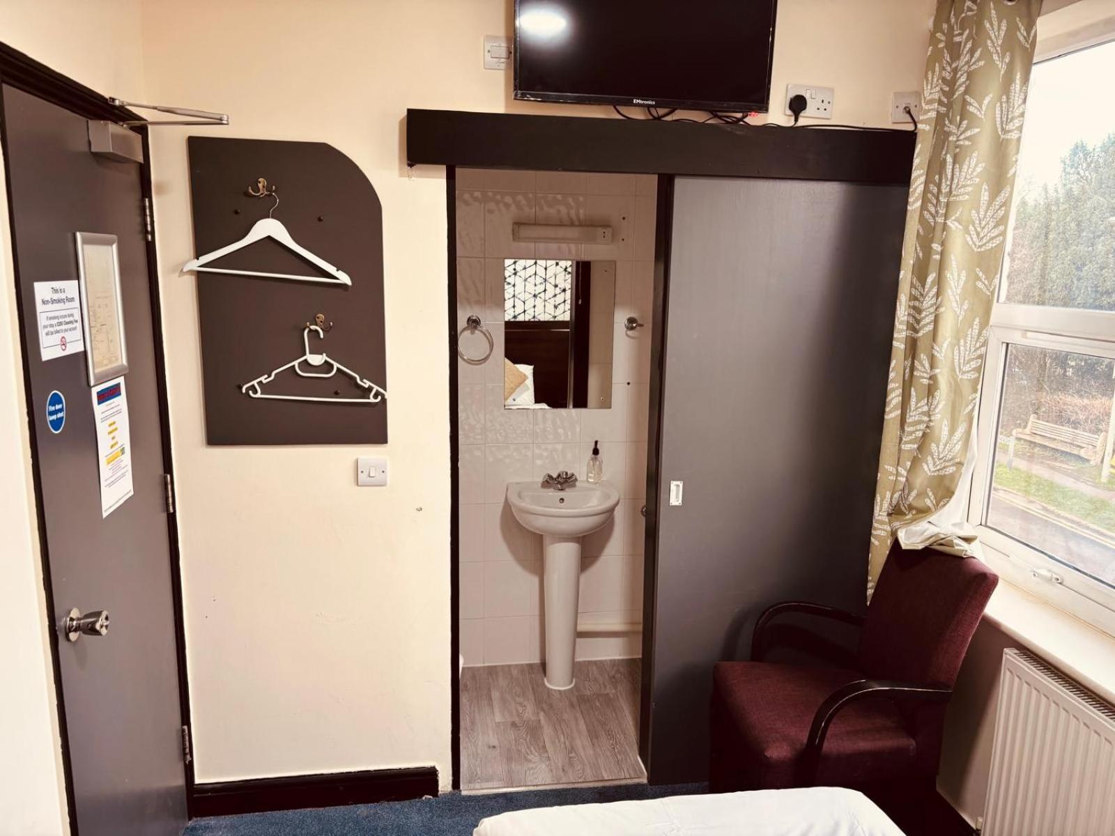 Acorn Lodge Hotel Gatwick & Parking Horley Zewnętrze zdjęcie