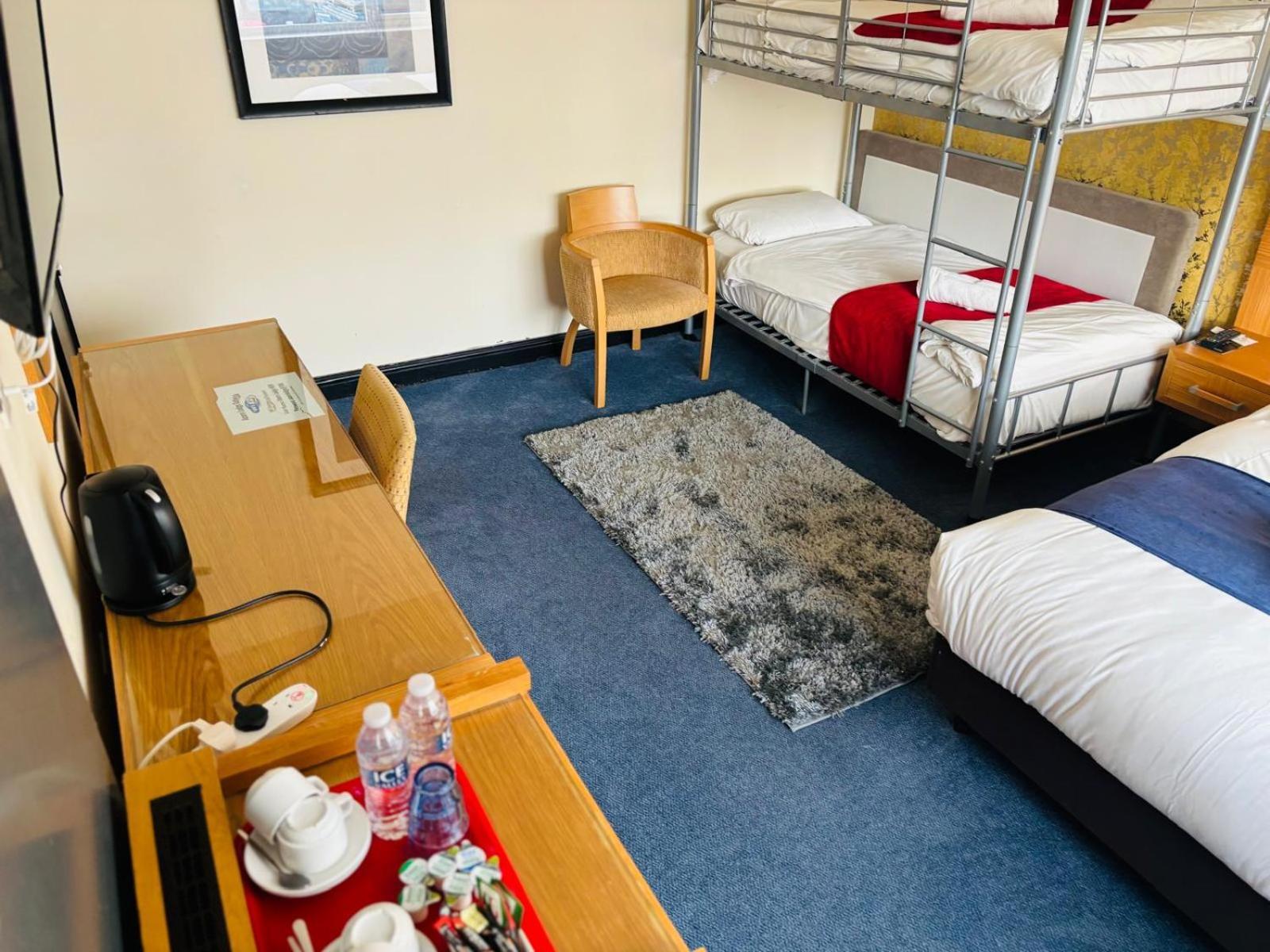 Acorn Lodge Hotel Gatwick & Parking Horley Zewnętrze zdjęcie