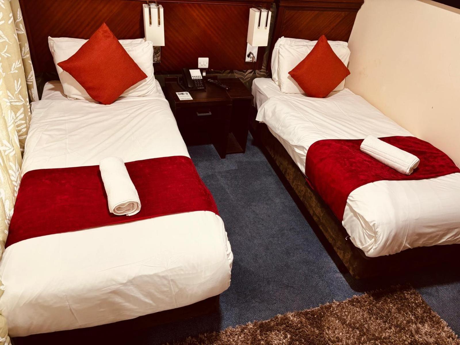 Acorn Lodge Hotel Gatwick & Parking Horley Zewnętrze zdjęcie