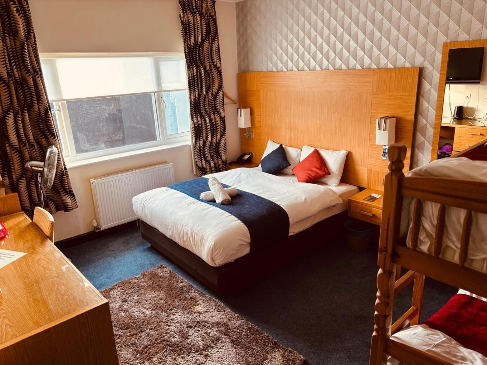 Acorn Lodge Hotel Gatwick & Parking Horley Zewnętrze zdjęcie